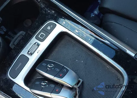 2025 Mercedes-Benz Glb 250 z USA, uszkodzony, nr VIN W1N4M4GB8SW416469